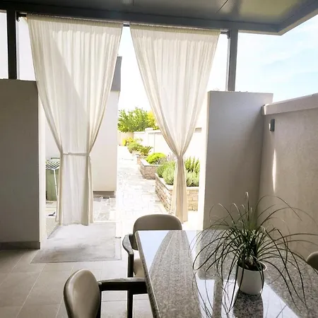 With Pool, Accessible For People With Disabilities, Near Zadar 公寓