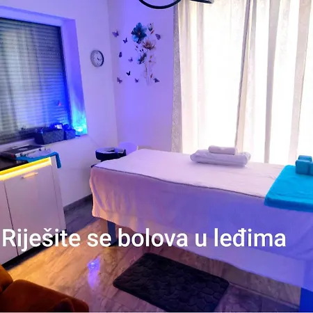 With Pool, Accessible For People With Disabilities, Near Zadar 比比涅